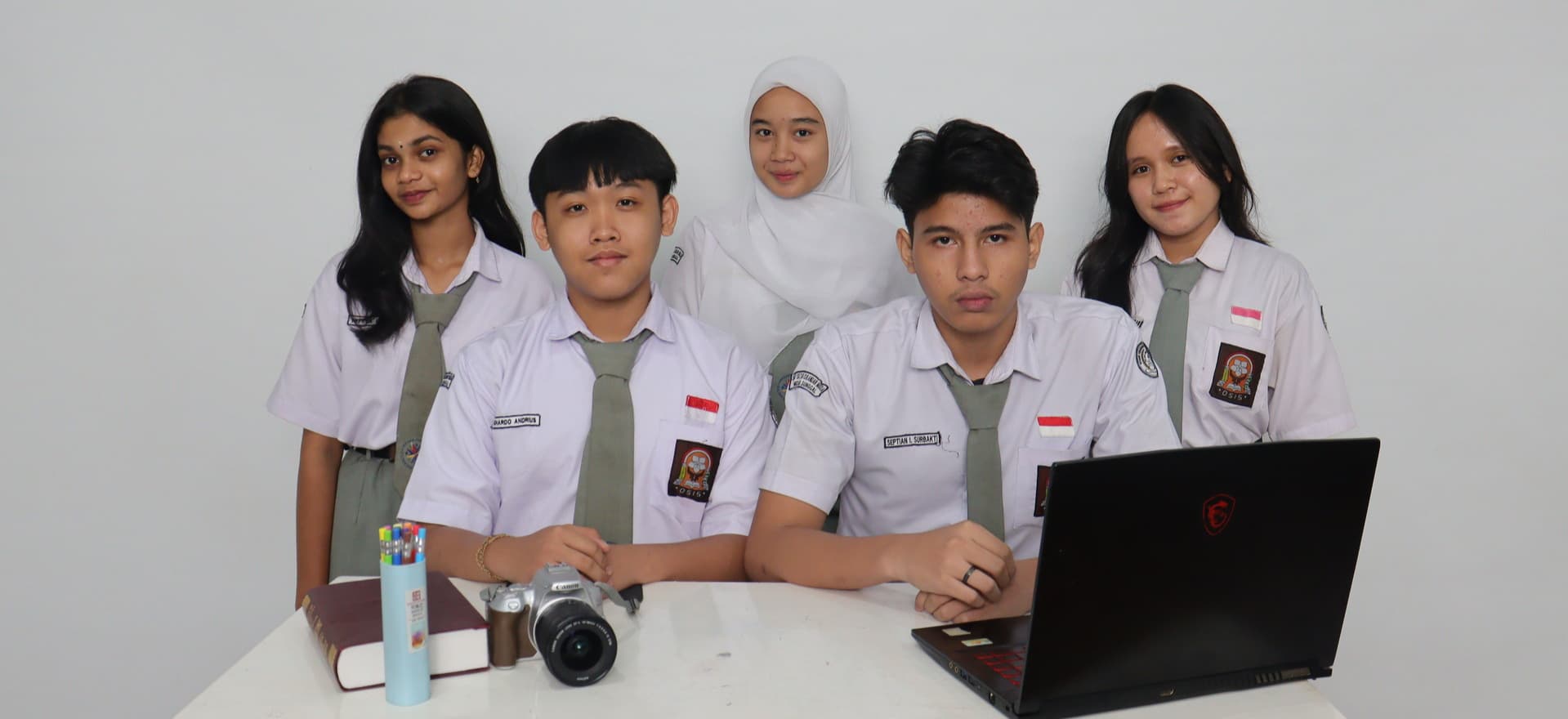 Siswa-siswi Sekolah Menengah Kejuruan